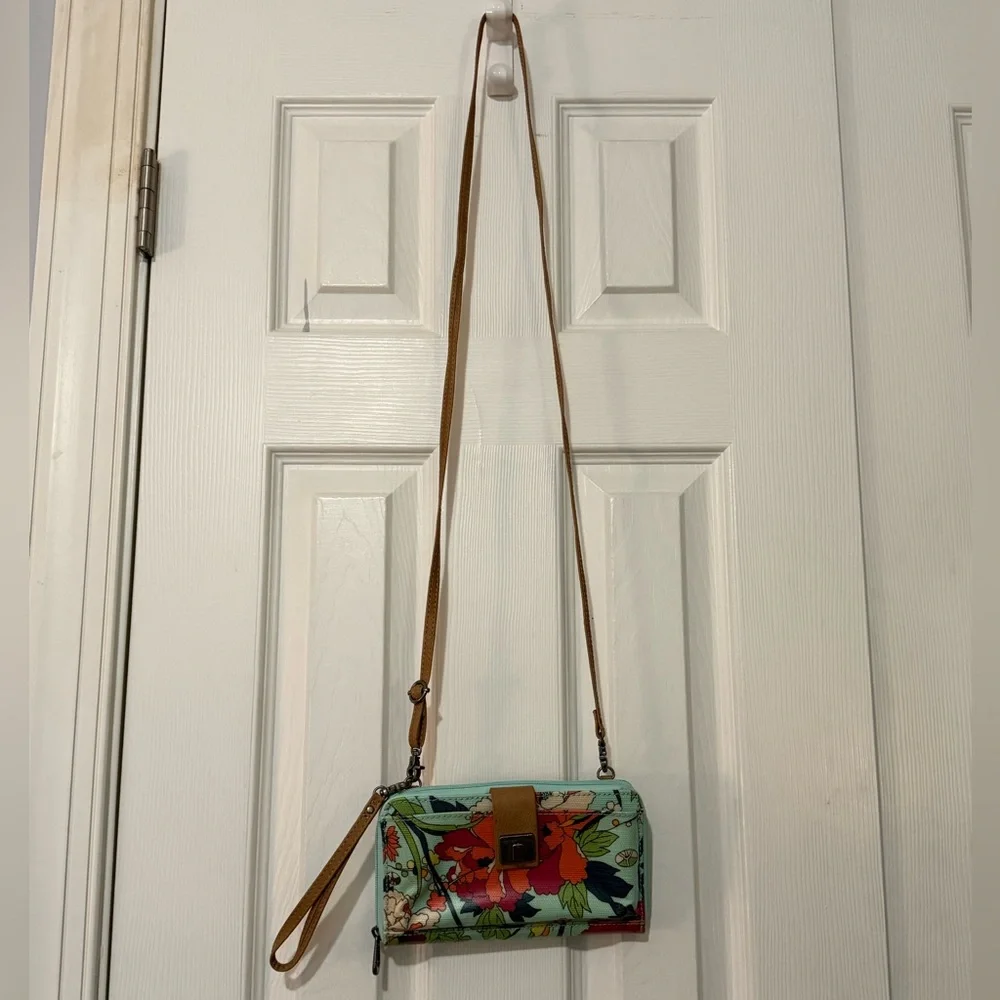 Sakroots Artist Circle Large Smartphone Crossbody Wallet in a floral pattern - Picture 3 of 13